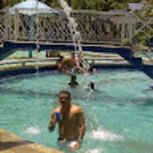 Meet your Posher, Carlos - Picture 1 of 1